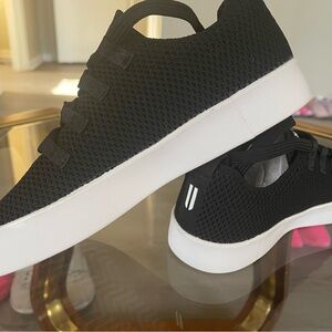 Look at this beautiful get it before gone men size 8
Women 9.5